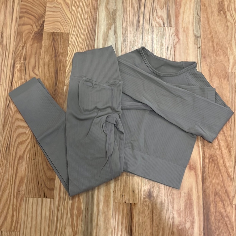 Women’s Workout Set